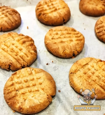 Aromatingi sausainiai su marcipanais ir kokosų sviestu