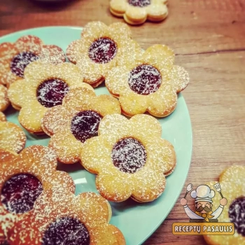 Sausainiai su džemu