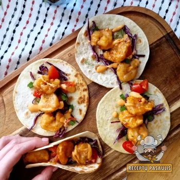 Tacos su Bang Bang krevetėmis ir skaniu padažu