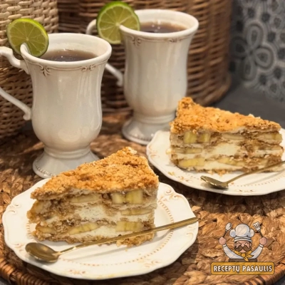 Meduolinis tortas su ricota sūriu ir bananais