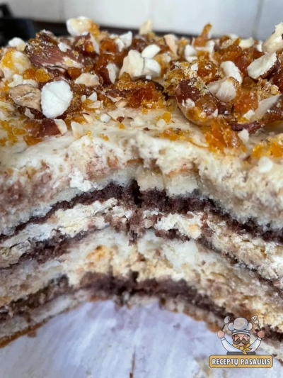 Klasikinis griliažinis tortas su grietinėle ir riešutais