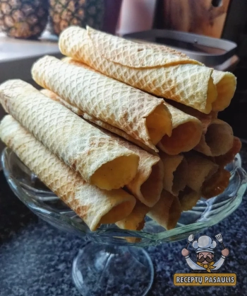 Traškūs močiutės vafliai be pieno