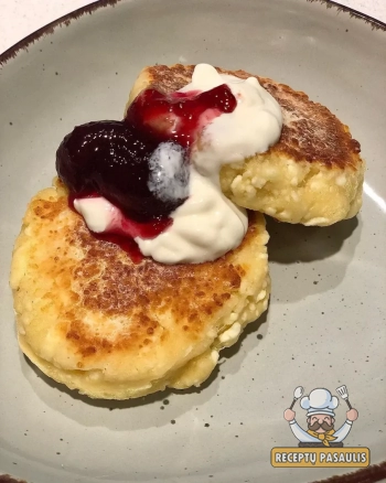 Kepti minkšti varškėčiai su rikota ir soda keptuvėje pagal Beatą