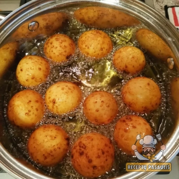 Naminės senovinės močiutės varškės spurgos su grietine ir soda