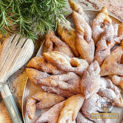 Kiaušinių trynių žagarėliai su grietinėle