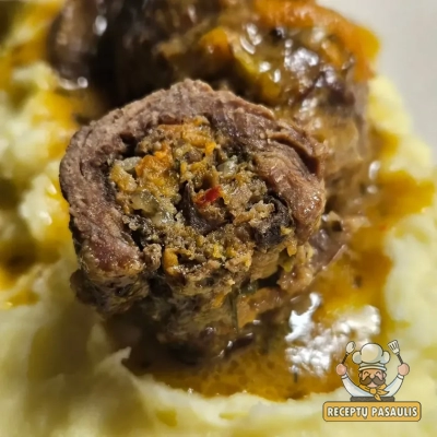 Jautienos zrazai su duona ir džiovintais grybais