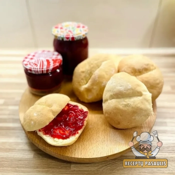 Aviečių uogienė su citrinos sultimis ir cukrumi