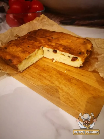 Varškės apkepas su avižiniais dribsniais ir spanguolėmis