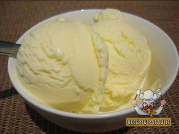 Vanilinis plombyras su kondensuotu pienu ir grietinėle