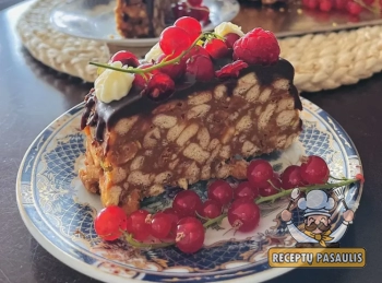 Karališkas tinginys su šokoladiniu glajumi, be kondensuoto pieno