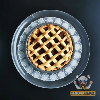 Pyragas su aviečių uogiene