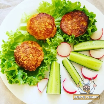 Rumuniški kotletai su bulvėmis ir morkomis - Chiftele