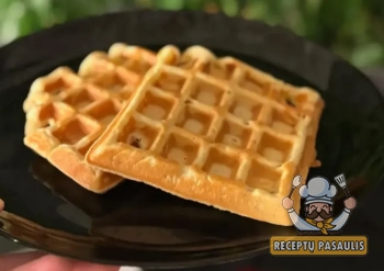 Varškiniai vafliai su kefyru ir kepimo milteliais