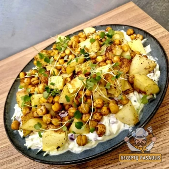 Bulvių - traškių avinžirnių salotos su jogurtiniu padažu