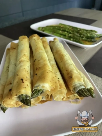 Smidrai su bekonu, filo tešloje