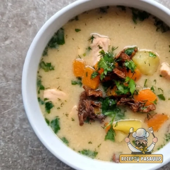 Norvegiško stiliaus žuvies sriuba su daržovėmis ir grietinėle