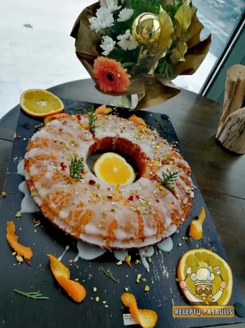 Gardžiausias - drėgnas apelsininis keksas su grietine