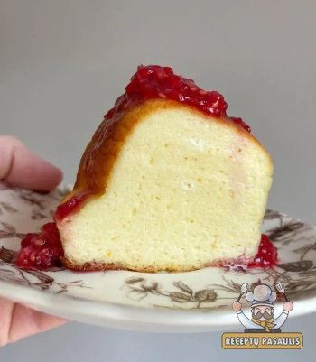 Tobulas varškės apkepas su manų kruopomis ir pienu