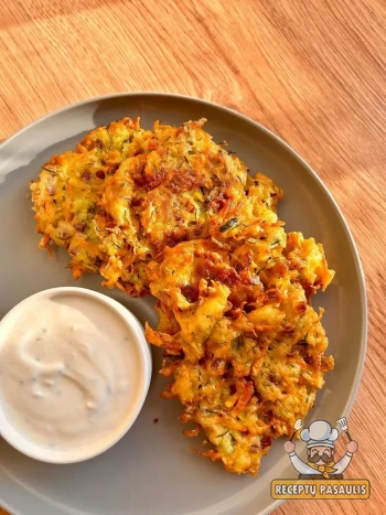 Cukinijų blyneliai su avinžirniais