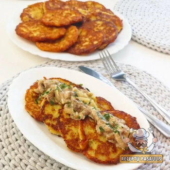 Bulviniai blynai su sūriu čederio ir parmezano sūriais