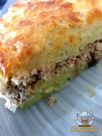 Sluoksniuotas močiutės bulvių plokštainis - kugelis su faršu