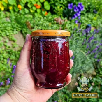 Burokėlių mišrainė su česnaku ir pomidorais žiemai