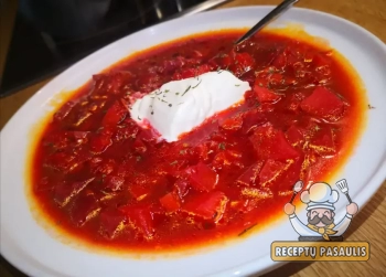 Burokėlių ir raugintų kopūstų sriuba su džiovintais baravykais