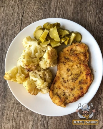 Česnakiniai kiaulienos kepsniai, kepti keptuvėje