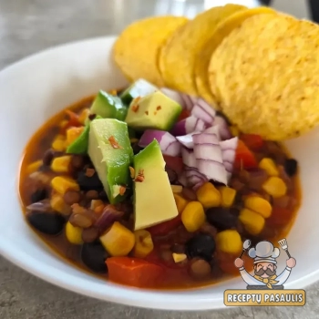 Vegetariškas čili troškinys su kukurūzais, lęšiais ir pupelės