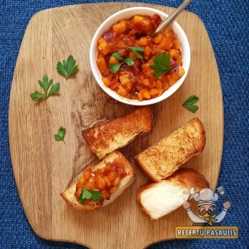 Cukinijų užtepėlė su pomidorais, svogūnais ir pomidorų padažu