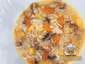 Ryžių sriuba su rūkyta vištiena ir daržovėmis