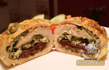 Vištienos krūtinėlės suktinukai su varške, špinatais ir saulėje džiovintais pomidorais