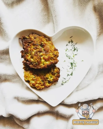 Skaniausi cukinijų kotletai su duona, česnaku ir kiaušiniu