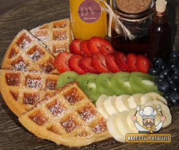 Stori, purūs ir pasipūtę vafliai su pienu