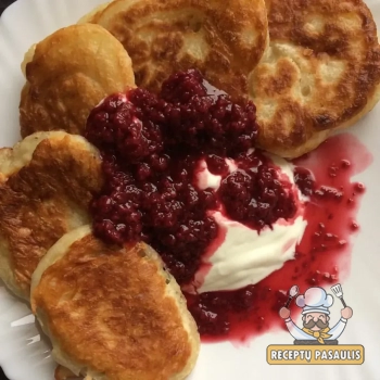 Lengvai pagaminami stori kefyro blyneliai (kepimui nereikia aliejaus)