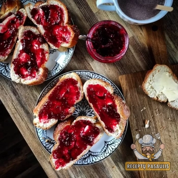 Agrastų uogienė su avietėmis