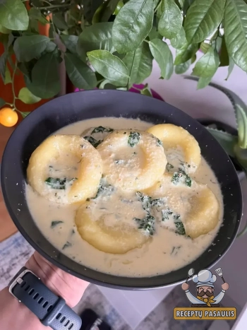 "Durniukai" su perlinėmis kruopomis ir grietinės-špinatų padažu