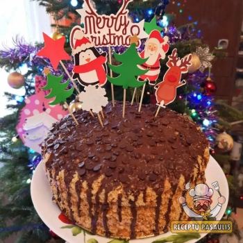 Snickers tortas su karameliniu kremu ir riešutais