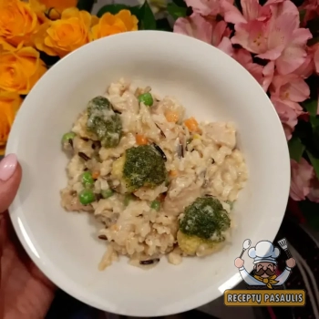 Triušienos ir ryžių troškinys su daržovėmis ir avižų grietinėle