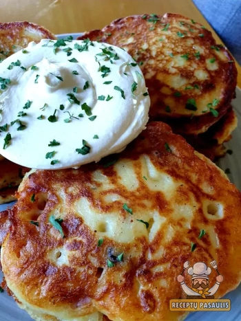 Bulviu košės blynai su šonine