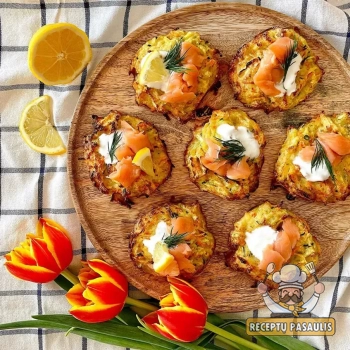 Paprasti cukinijų blyneliai su rūkyta lašiša