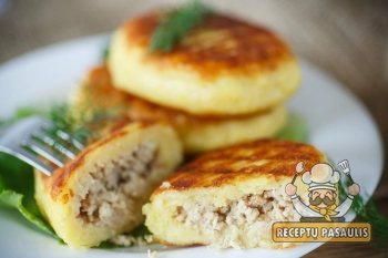 Žemaičių blynai su vištiena ir sūriu