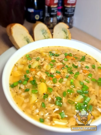 Lenkiška flaki sriuba su jautienos skrandžiu ir aromatingais prieskoniais