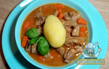 Vengriška tiršta guliašinė sriuba su jautiena