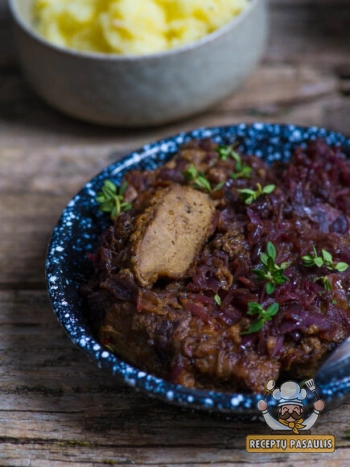 Jautienos kepenėlės su kepintais svogūnais