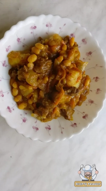 Jautienos troškinys su bulvėmis ir pupelėmis