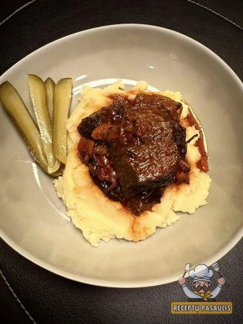 Troškinti jautienos žandai, kamado tipo grilyje