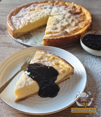 Drėgnas jogurtinis pyragas su bananais ir citrina