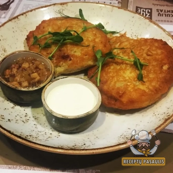 Kėdainių blynai su mėsos faršu ir sūriu