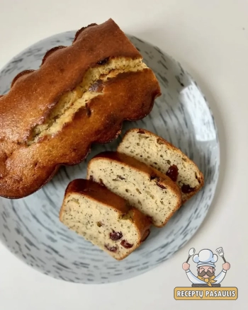 Paprastas keksas su džiovintomis spanguolėmis